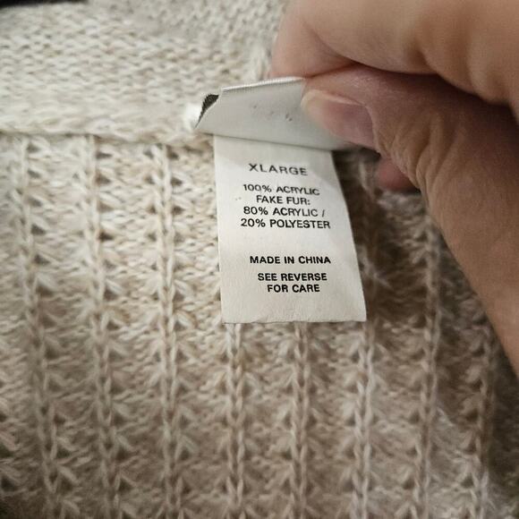 VTG Y2K Women's Sweater Cardigan Faux Fur Hoodie Cream Toggle Closure Sz X-Large - Picture 8 of 8